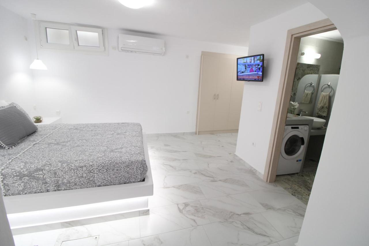 Plaka Philoxenia Apartments Esterno foto